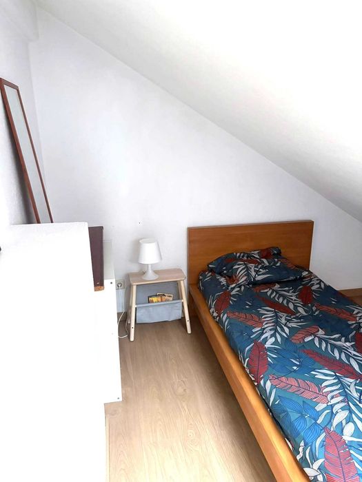 Quarto acolhedor, luminoso e mobilado na Encosta do Sol - Amadora