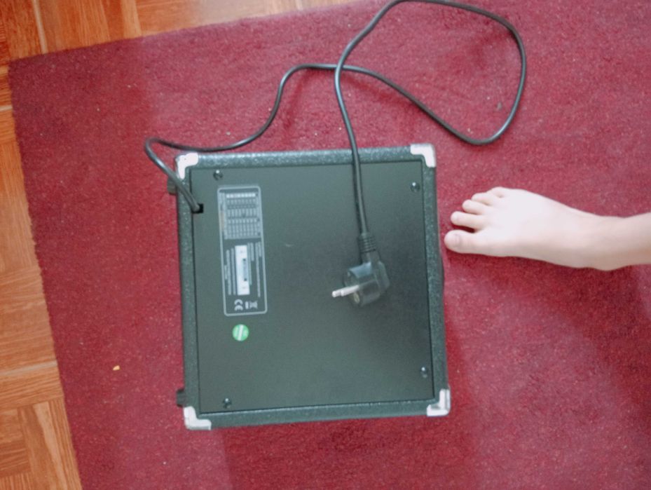 Guitarra electrica Como novo com coluna e mochila