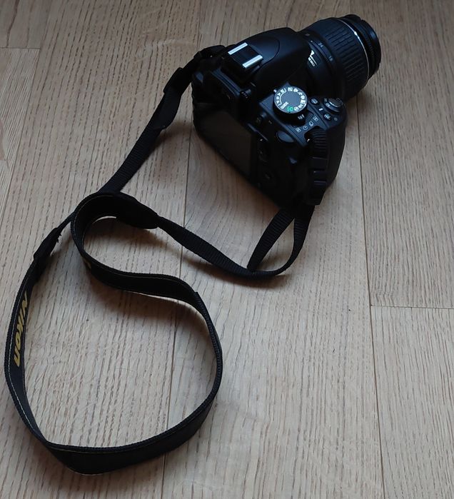 Câmara Nikon D100