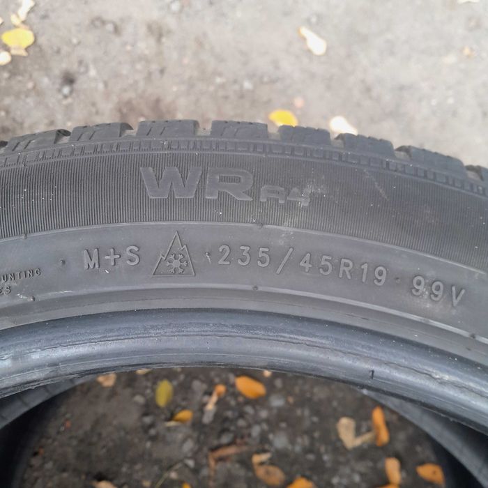 Opona 235/45 R19 99V NOKIAN  WR A4