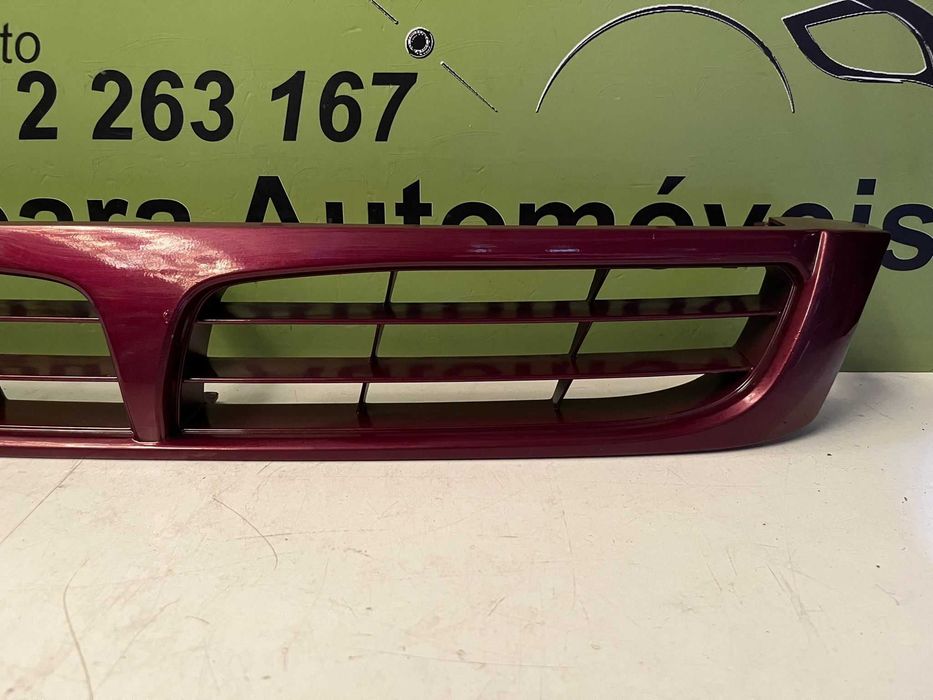 Toyota Carina - Grelha frente - G187