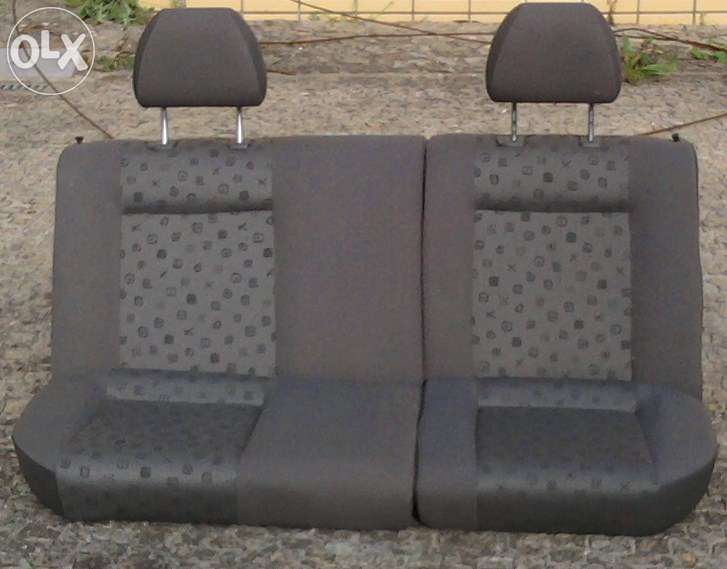 Bancos traseiros de carro