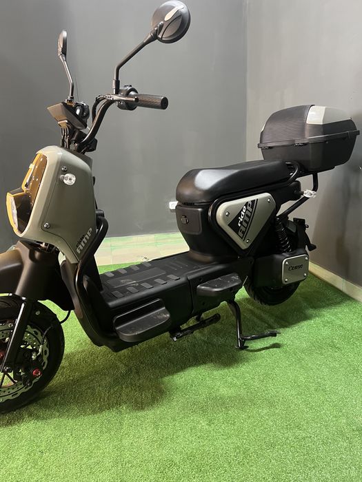 Електроскутер CORSO Ride