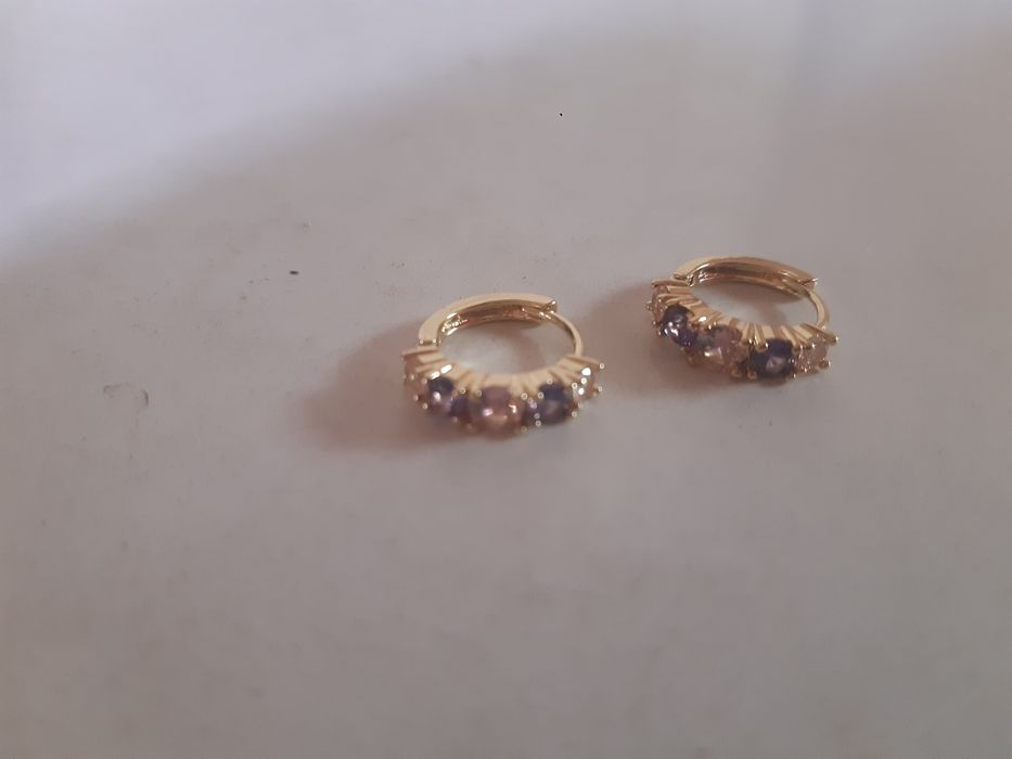 Brincos novos banhados a ouro