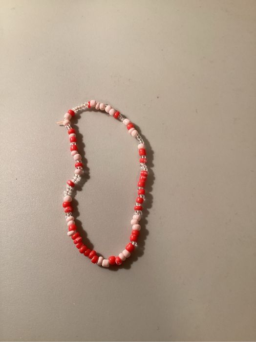 Bransoletka plastikowa bialo czerwona