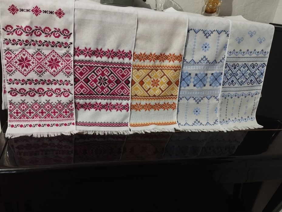 Вишитий рушник хрестиком