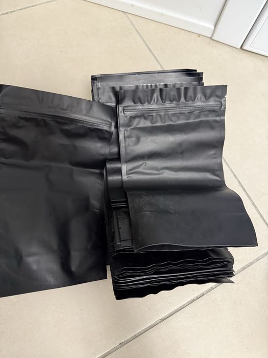 Продам Пакеты ZIP объём 250 грамм