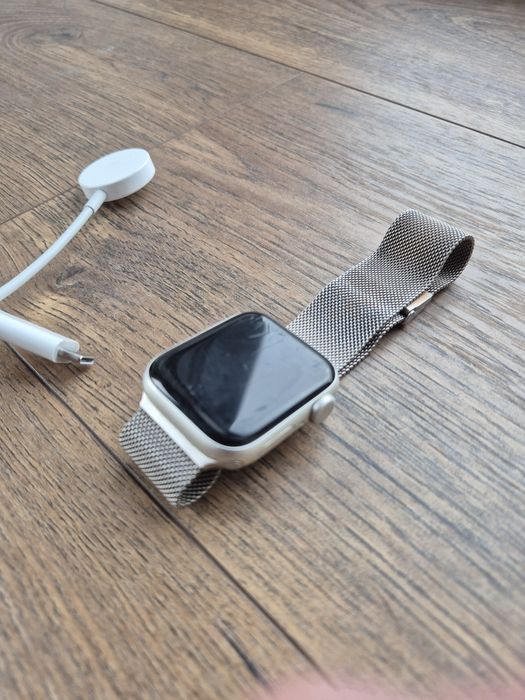 Apple Watch SE 2 GPS 40 mm + pulseira metálica magnética (usados)