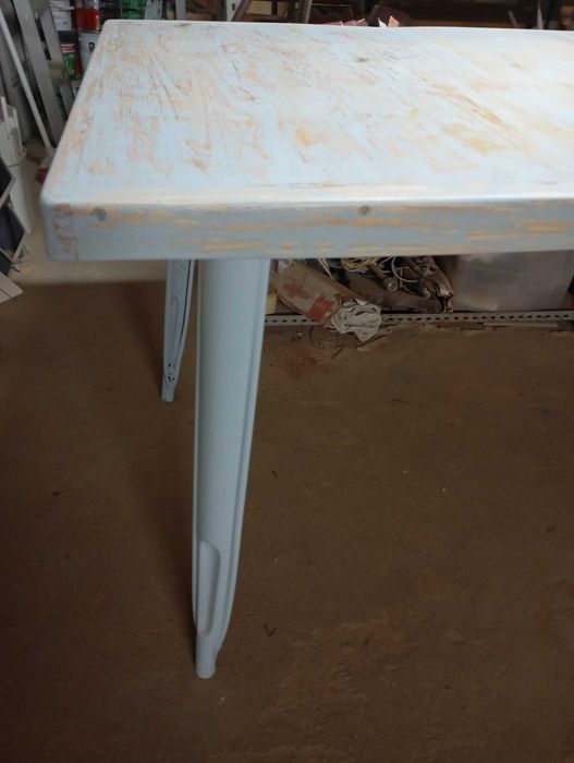 Mesa rustica em excelente estado