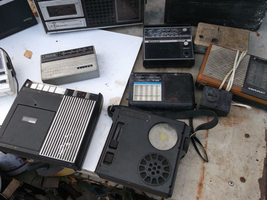 radia, gramofony itp. z epoki prlu