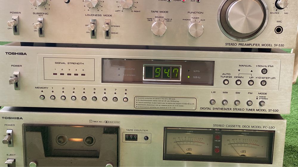 Toshiba série 530 cassete sintetizador e pre-amplificador