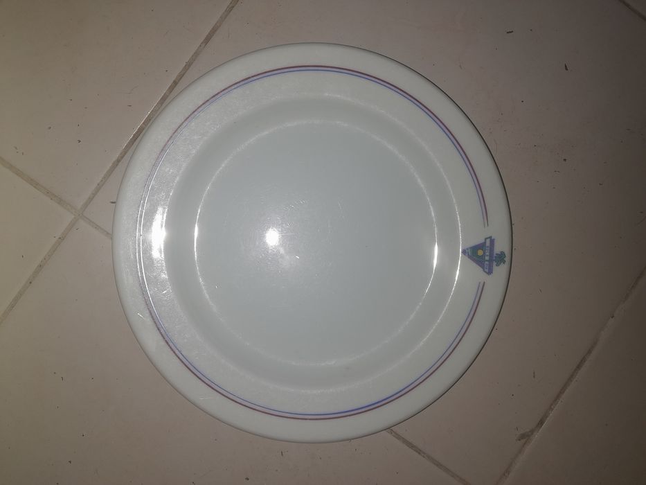 Pratos porcelana