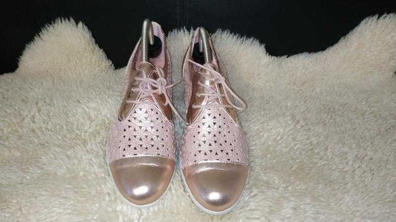 Pitillos туфлі кросівки шкіра