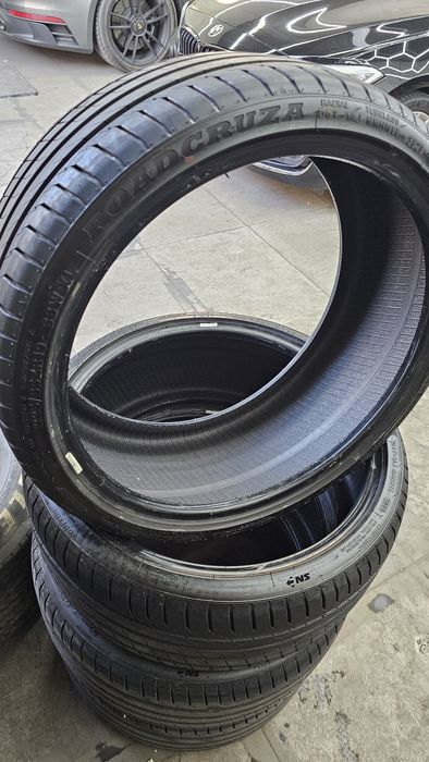 Pneus 225/35 R19