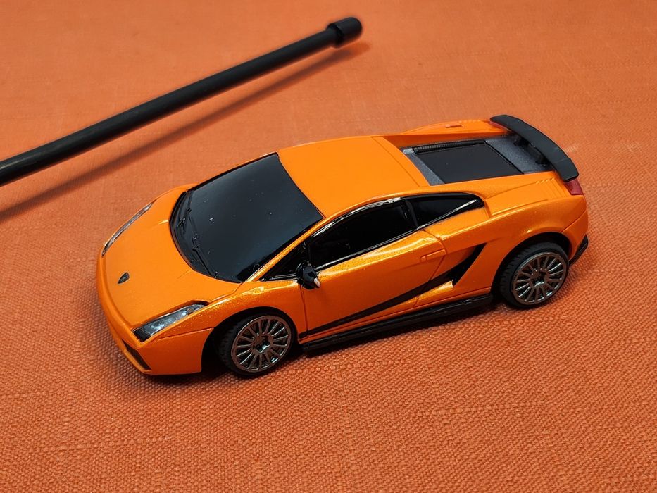 Autko na radio Lamborghini