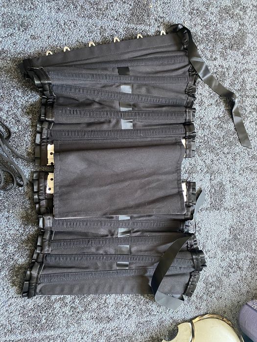 Corset feito a mão branco e preto