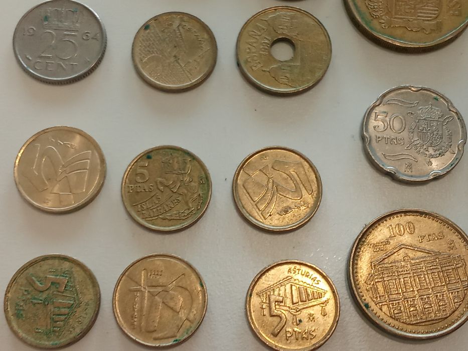 Moedas antigas várias de 1968 a 2011