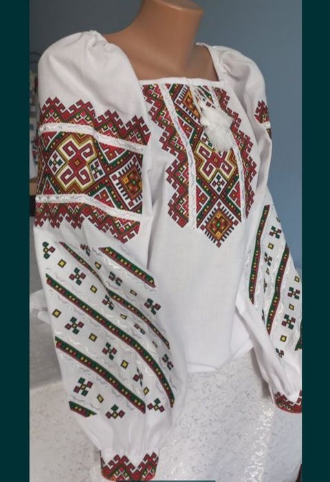 Вишиванки жіночі
