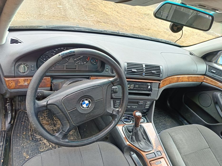 Продаю BMW e39 2.5 бензин