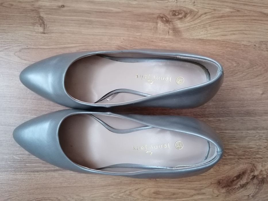 Eleganckie buty rozmiar 38 szare