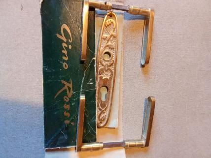 Klamki mosiężne z szyldami. Nowe.