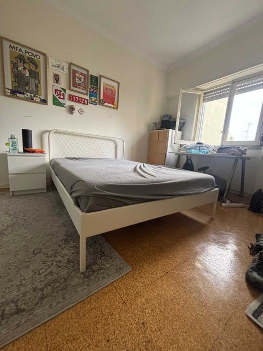 Cama de Casal 140x200cm em bom estado