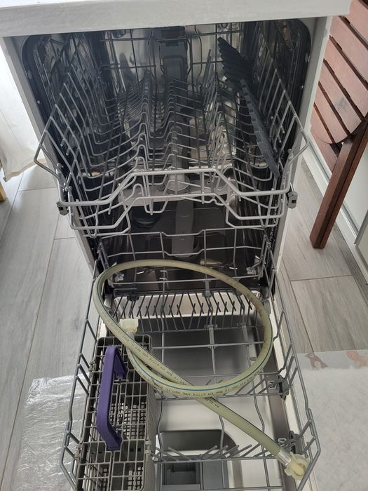 Máquina de lavar loiça pequena