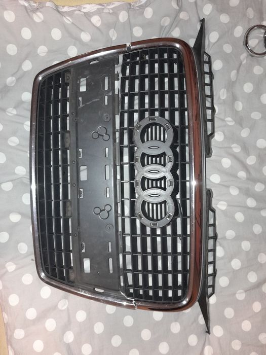 Atrapa chłodnicy Audi a3 8P