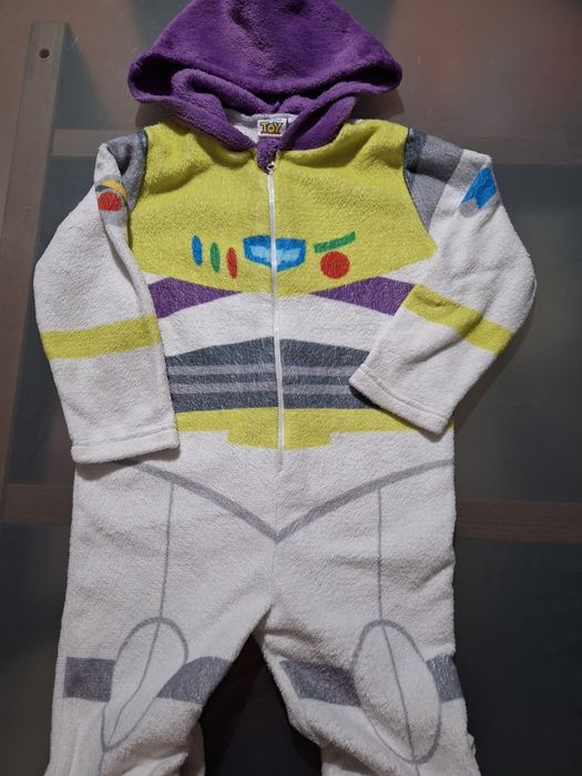 Mascara/ macacão/ pijama