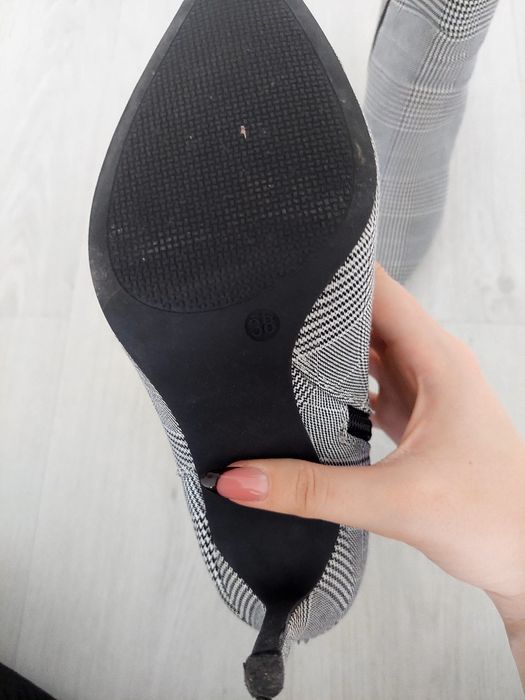 Ботильйони на шпильці