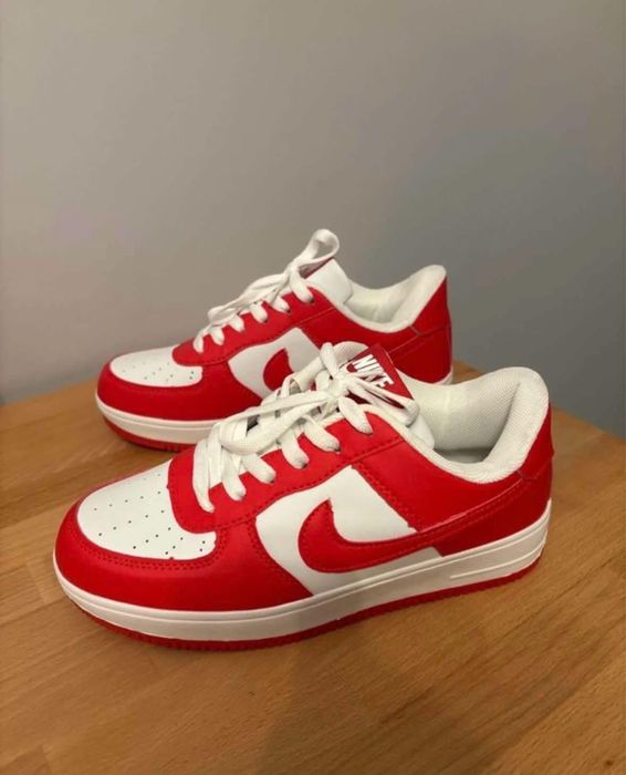 Nowe buty sportowe czerwone