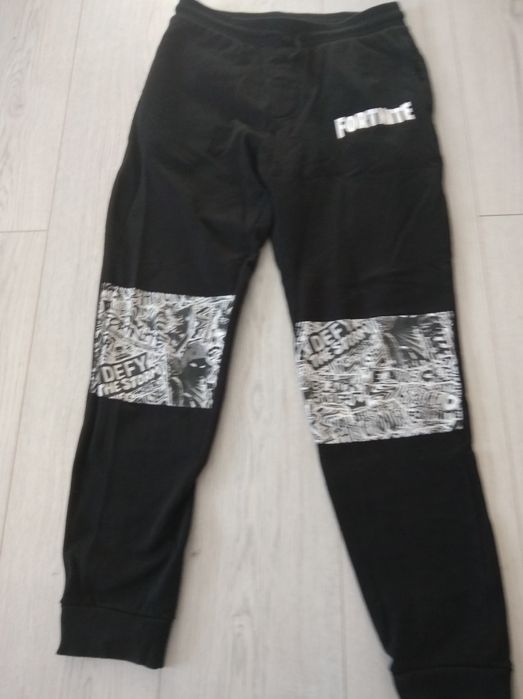 Spodnie dresowe chłopięce r.158