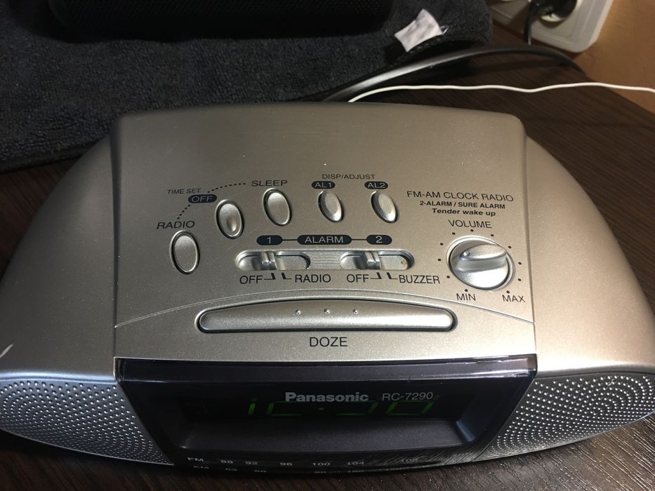 Стерео радиоприёмник Panasonic RC-7290 с двумя будильниками AM/FM