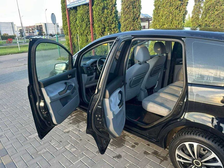 Автомобіль FORD C-MAX