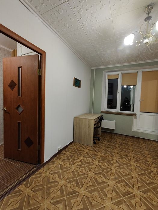 Продам 1 комнатная квартира Залютино, рядом рынок.