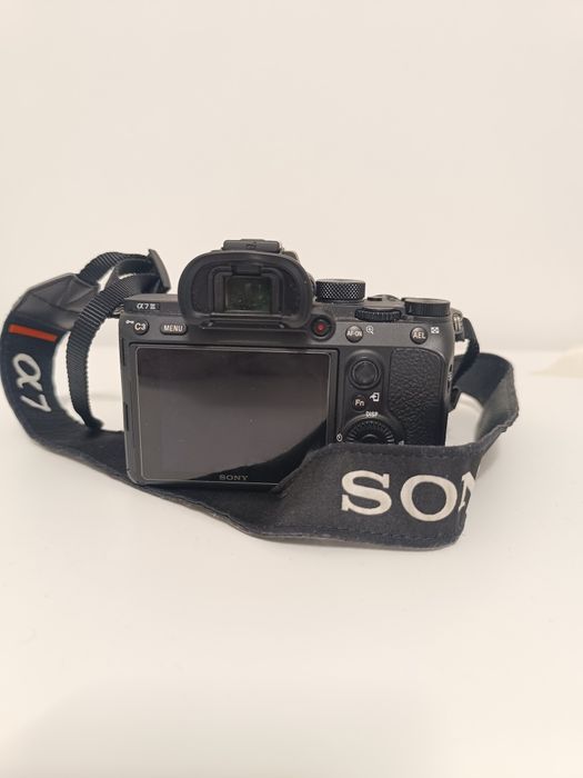 SONY a7iii + lente 28-70mm (COMO NOVA)