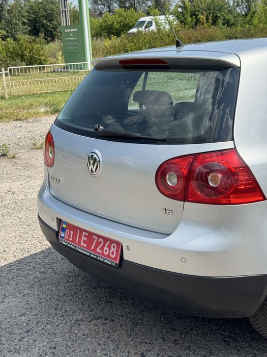 Свіжопригнанний VW GOLF 5 1.6 MPI з Німеччини