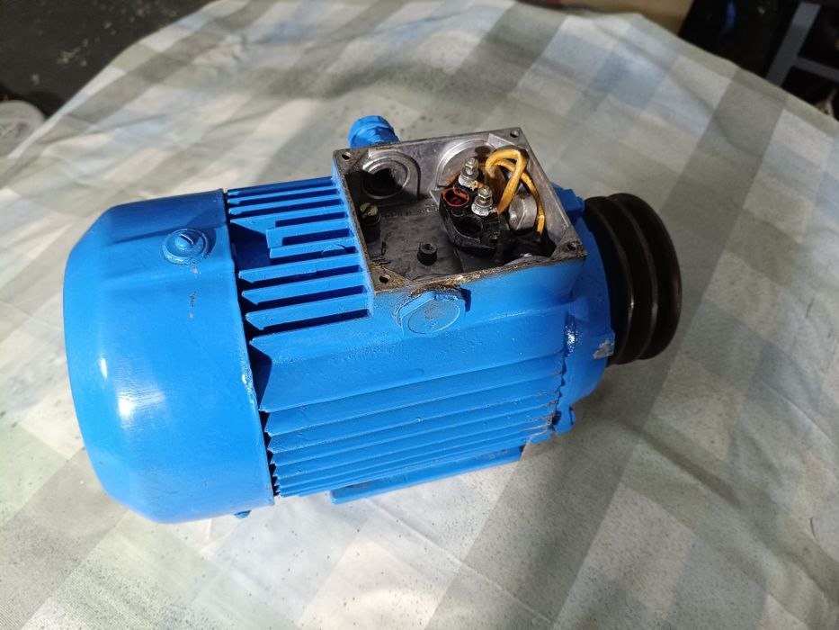 Продам электродвигатель  2,2 квт