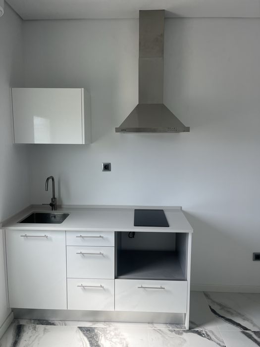 Aluga-se studio,novo!