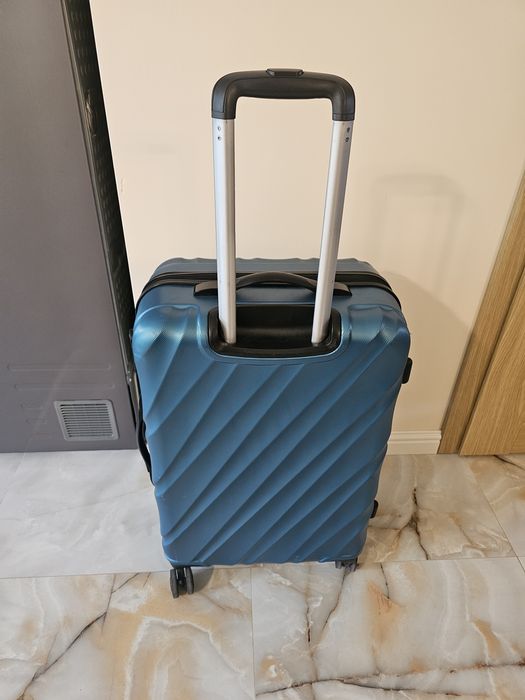 Duża walizka 67x45x24