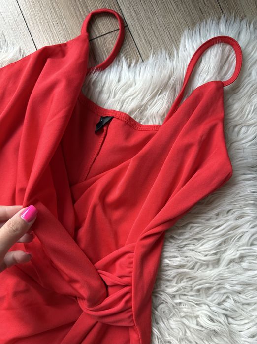 Urokliwa seksowna obcisła sukienka kopertowy dekolt S