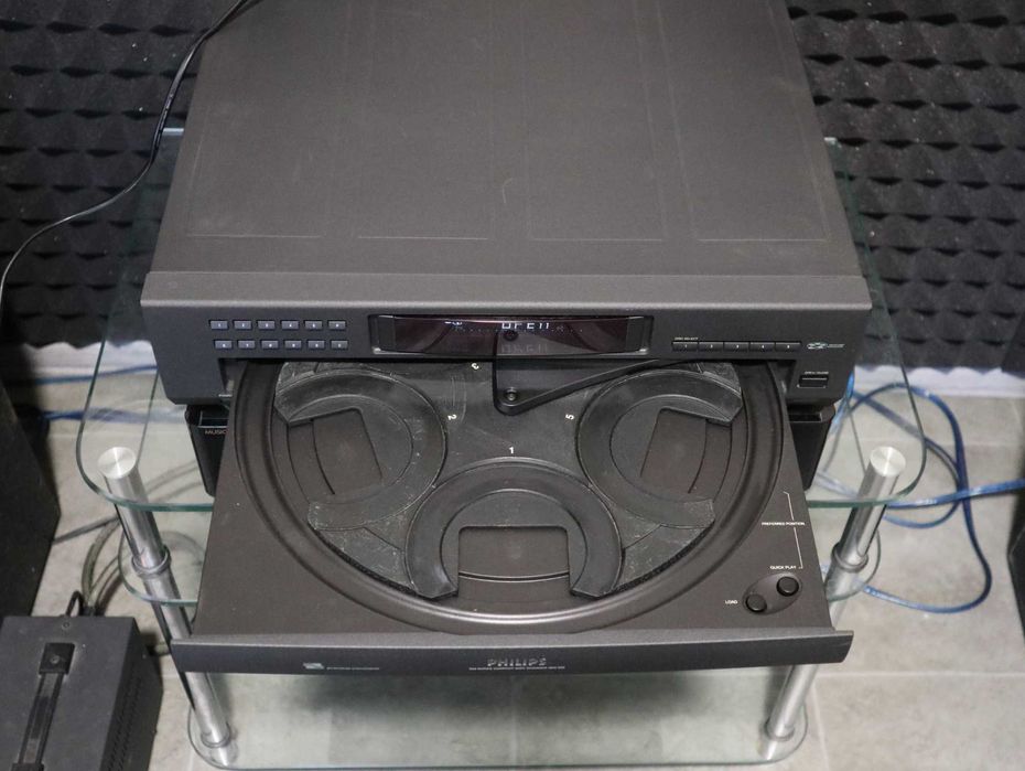 Проигрыватель Cd дисков Philips CDC925 CDC752