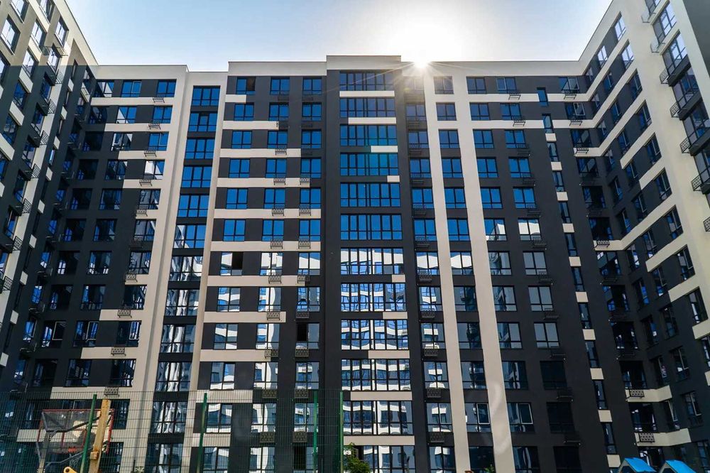 Здана! Однокімнатна з чорновими роботами. Вигідно!