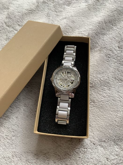 Жіночий годинник металевий