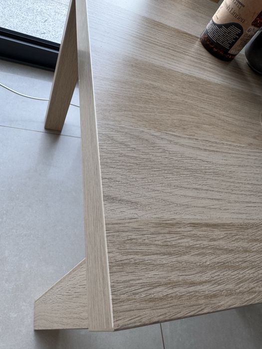 Mesinha IKEA como nova