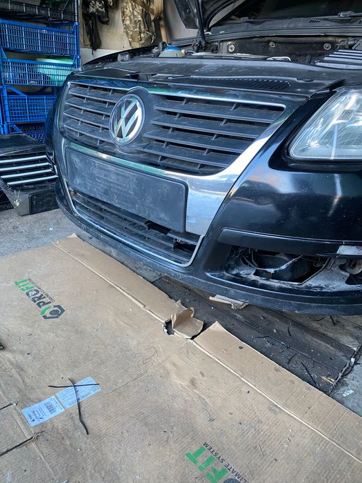 Решітка радіатора пасат б6