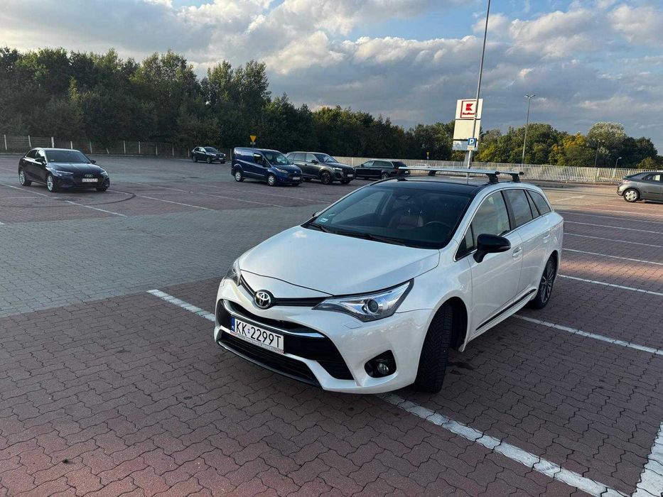 Toyota Avensis SELECTION 2018 PL salon. FA 23% OKAZJA Lekko uszk.