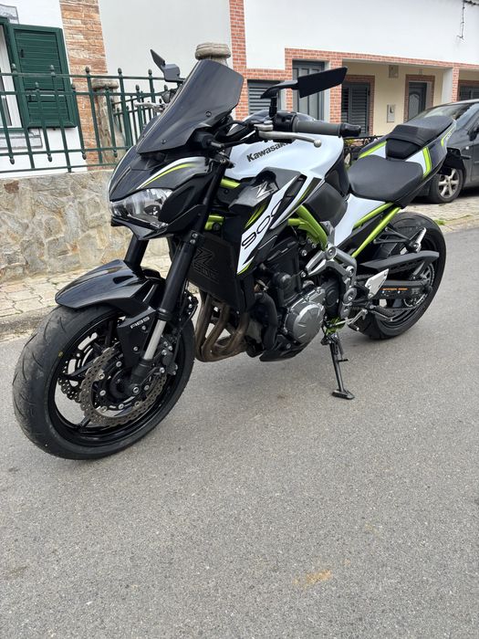Kawasaki z 900 branca