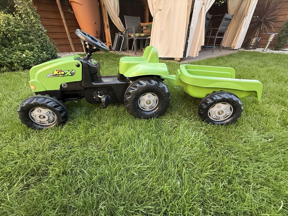Traktor z przyczepą komplet