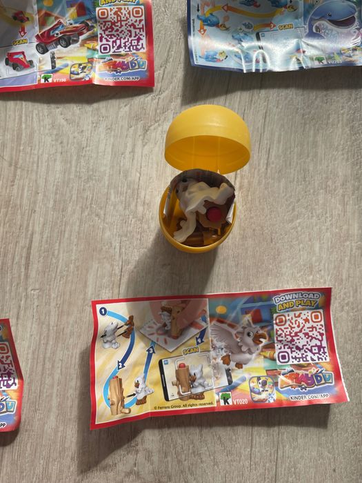 Kinder іграшки кіндер